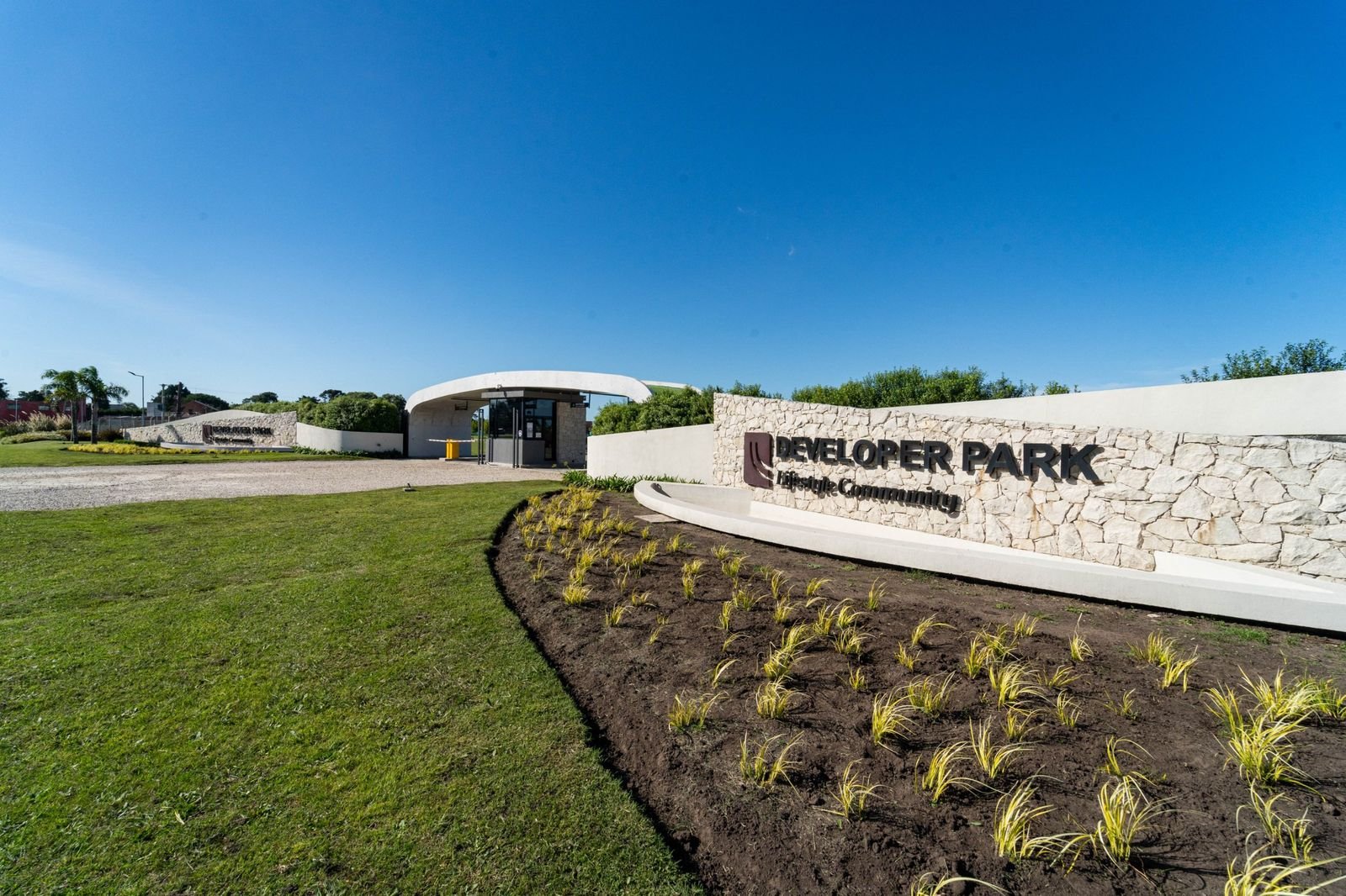 Cartel de ingreso de Developer Park, Lifestyle Community