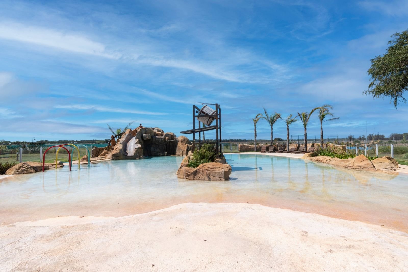 Piscina climatizada y parque acuático