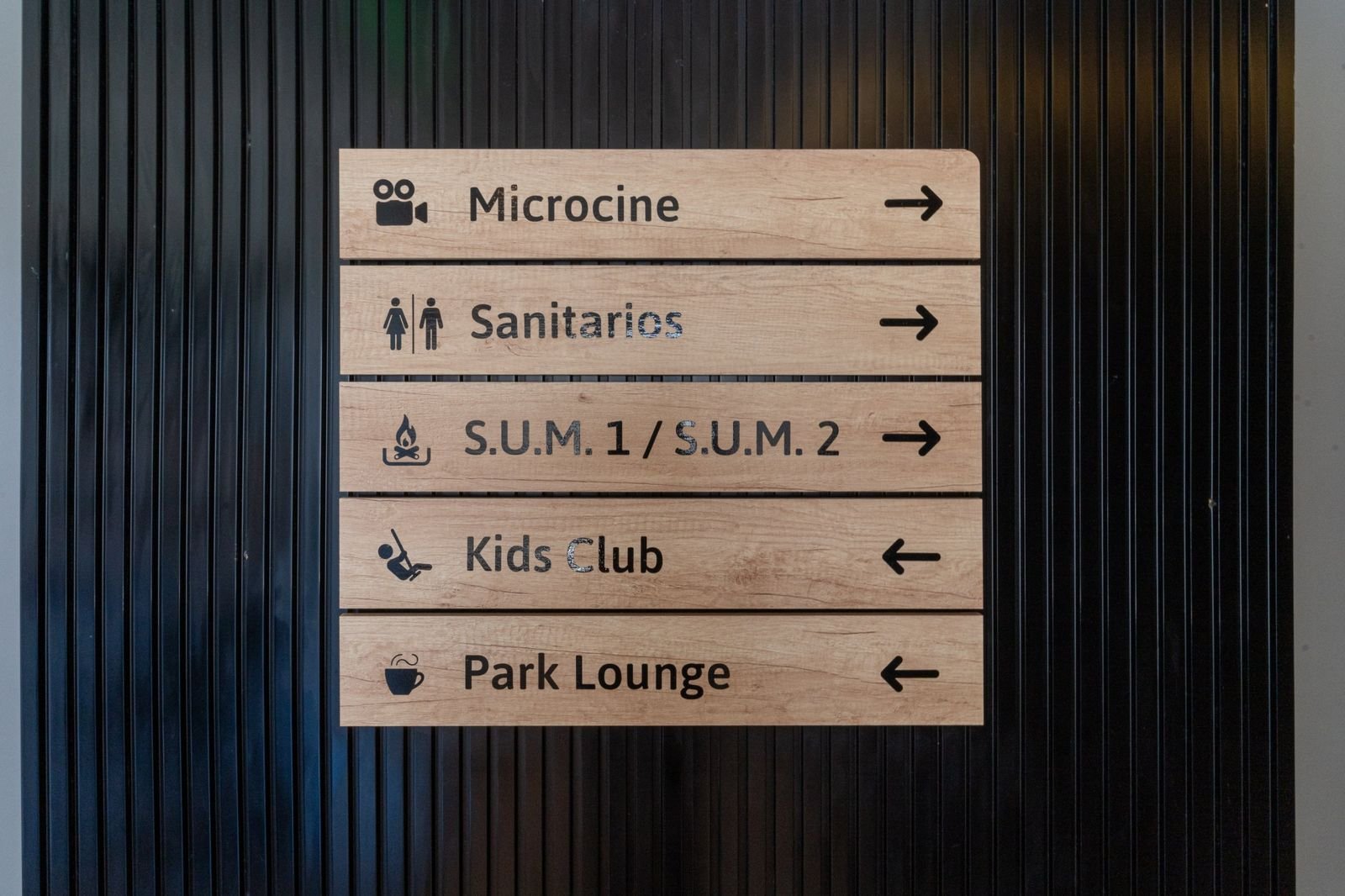 Señalética del club house: microcine, SUM, Kids Club y Park Lounge